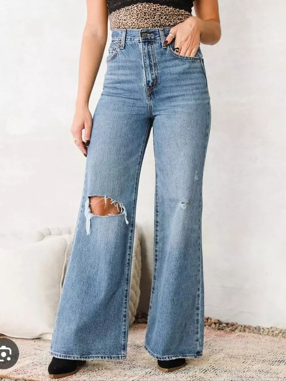 Levi's NWT High Rise Loose Flare Size 31 in Take Notes Wash Revolve - Picture 2 of 10
